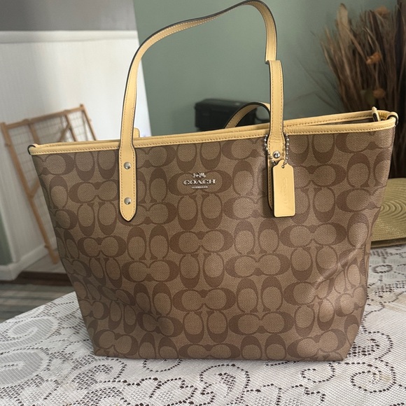 Coach Tan Signature Tote Bag - Picture 1 of 10